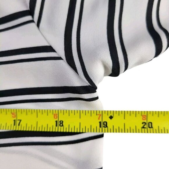 Ann Taylor Loft Blouse Size S Pullover Roll Tab Lightweight High Low Black Cream - Picture 9 of 11